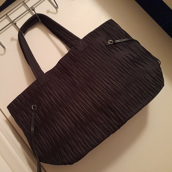 Brand New Black Victoria Secret  Handbag. - Picture 12 of 12